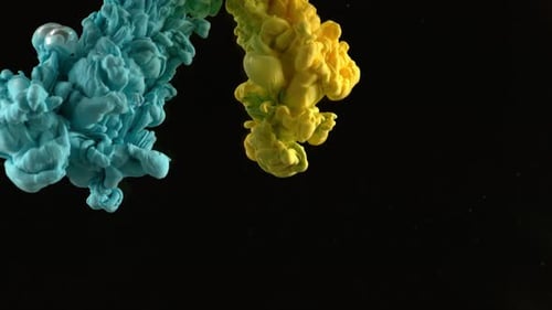 Mit blauer und gelber Tinte auf schwarzem Hintergrund,