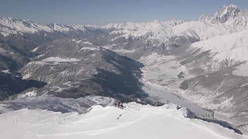 Freeriders On Mount Viewpoint Before Descent (Dlog)