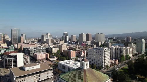 Oakland, California skyline with US Flag, 4K