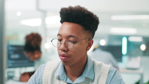 Programador, soporte de TI y personal informático para la investigación de codificación, proyectos o actualizaciones de ciberseguridad