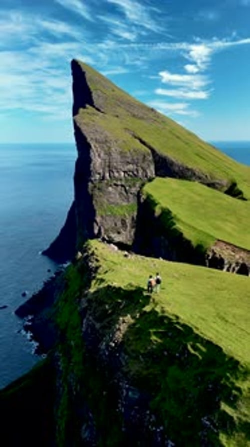 Hiking the Breathtaking Mylingur Trail in the Stunning Faroe Islands