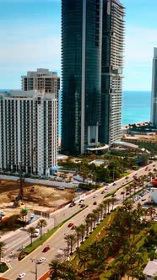 Sunny picturesque scenery of Miami Beach.