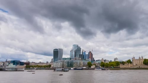 Paisaje urbano y rascacielos icónicos de TimeLapse London, Reino Unido.