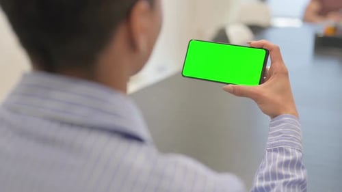 Using Smartphone with Green Chroma Key Screen