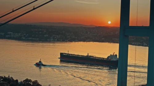 4K-Luftaufnahmen der Stadt Istanbul und der Brücke, Türkei