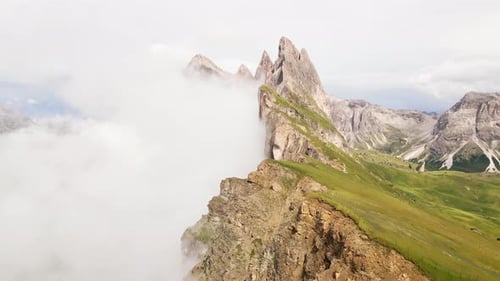 Seceda Ridge Odle Peaks dans les Dolomites (Zoomin)