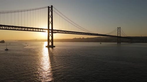 Pont suspendu du Ponte 25 De Abril, Pont du 25 avril, Portugal, Vue aérienne