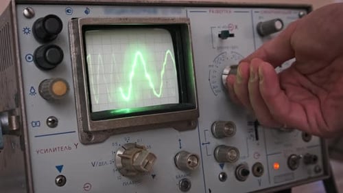 Adjusting an Old Oscilloscope to Measure Signals
