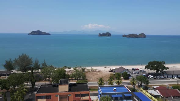 White Sand beach Rekreasi Kastam with turquoise water on Langkawi ...