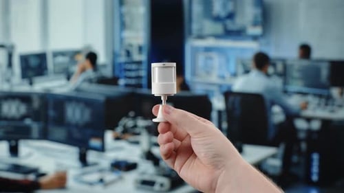 Dispositivo de sensor pequeño para sostener con la mano en el espacio de trabajo de la oficina