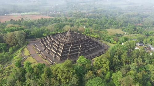 Luftbilder des Borobudur-Tempels in Zentral-Java, Indonesien,
