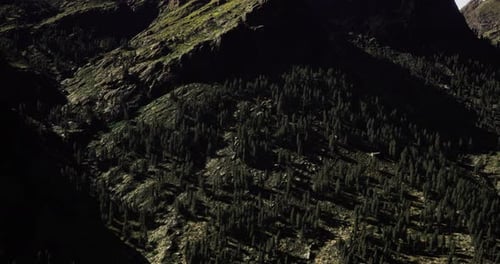 Majestic Mountain Landscape Showcasing Vibrant Greenery and Towering Peaks