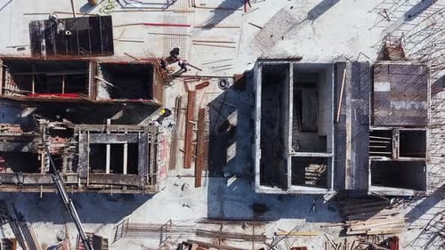 Chantier pendant les heures de travail - Images aériennes de haut en bas