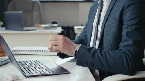 Stretching Hand Muscles During Work