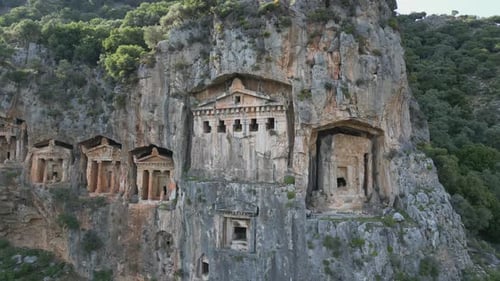 Panorama-Rückzugsort über den lykischen Grabklippen in Dalyan, Türkei