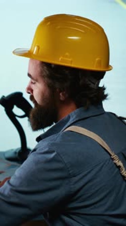 Vertical Video Export Manager Creating Invoice for Cargo Shipment