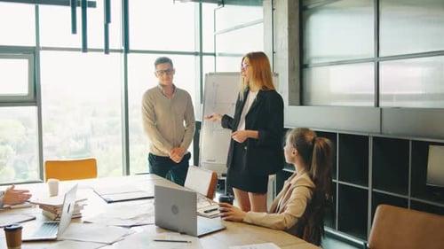 Dynamic Team Presentation in Bright Office Setting