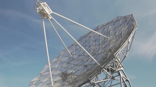 Radio Telescope Array Tracking the Sky