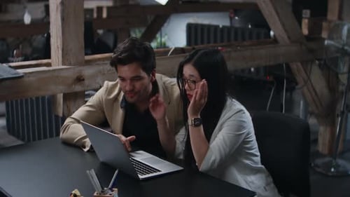 Des professionnels confrontés ensemble à des problèmes liés au travail