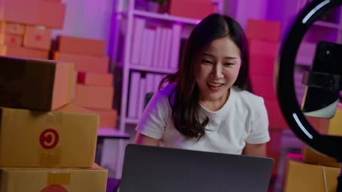 FPV view online seller live streaming broadcast via social medai on shopping online application