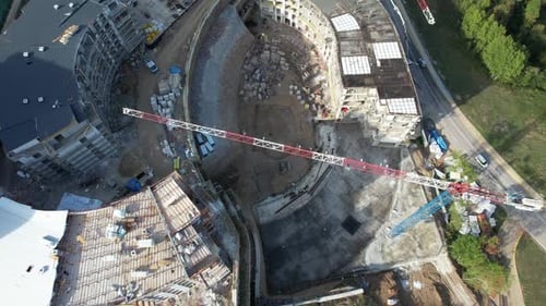 Grúa de torre y sitio de construcción