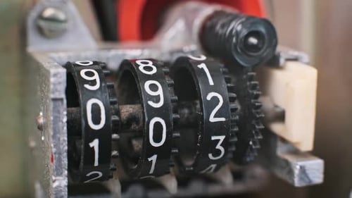 O contador mecânico retrô redefine a exibição numérica