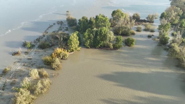 Léger débordement du fleuve Saint-Laurent | TVA Nouvelles Léger débordement du fleuve Saint-Laurent | TVA Nouvelles