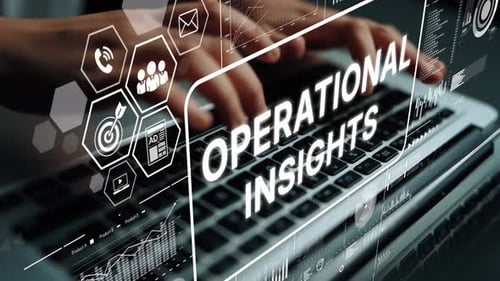 Professionelle Hände beim Tippen auf einem Laptop mit betrieblichen Einblicken und Datengrafiken für Geschäftsanalysen