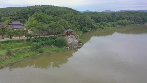 Vista aérea da paisagem ribeirinha e da natureza de Yeoju
