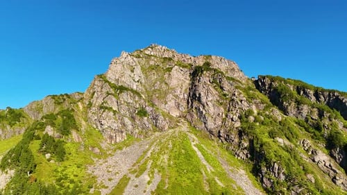 Luftaufnahme eines felsigen Berggipfels, Vereinigte Staaten.