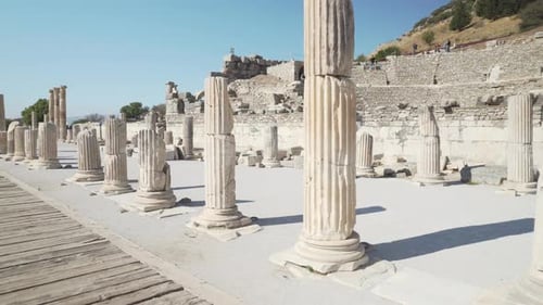 Colonnes pittoresques et ruines de l'Odéon à Éphèse (Efes)