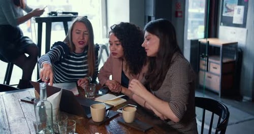 Concepto de trabajo en equipo exclusivamente femenino