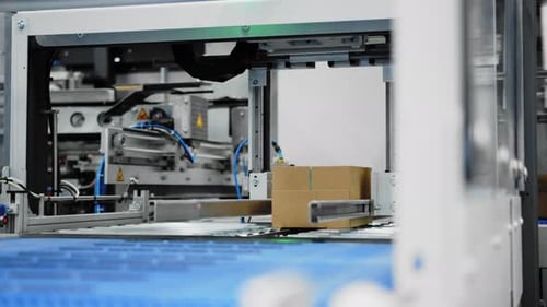 Chaîne de montage rationalisée grâce à l'utilisation de machines d'emballage automatisées