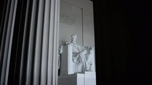 Abraham lincoln statue stands tall in Washington dc at the lincoln memorial