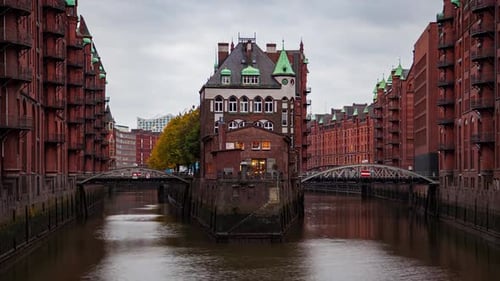 Hamburg Timelapse: Historical Buildings & Canal Skyscape