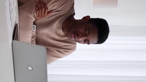 Vertical Video Online Coach Call Man Laptop Office