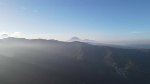 Morgenaufnahme eines Berges in Bromo, Ost-Java, Indonesien