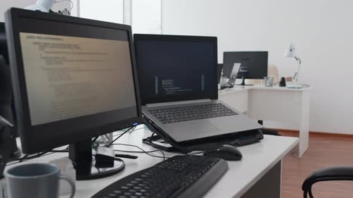 Codes auf Computerbildschirmen