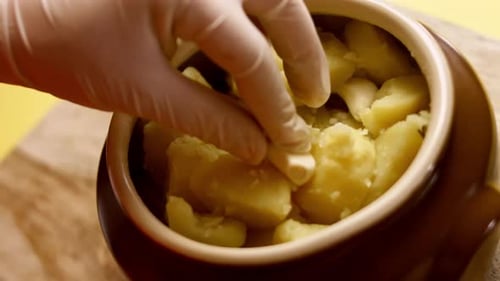 How to Make Creamy Mashed Potatoes with Cheddar