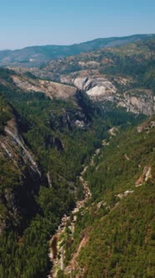 Mountain panorama valley scenery. American national park Yosemite. Vertical video