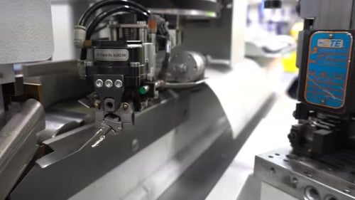 montaje robótico automatizado en fábrica