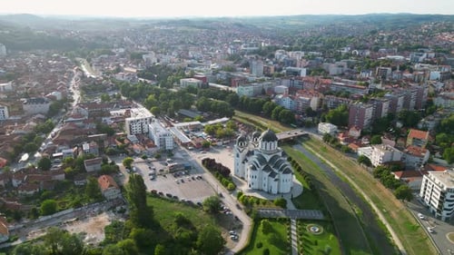 Prise de vue par un
Drone à Valjevo. Temple et rivière Kolubara