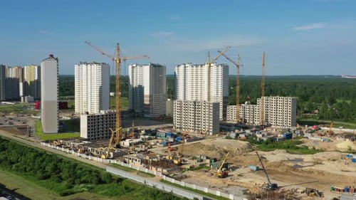 Construcción de grúas y edificios en construcción