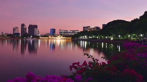 Timelapse Lumphini Park Panorama On Sunset (Zoom Out)