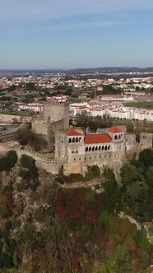 Vertikales Video Schloss von Leiria, Portugal