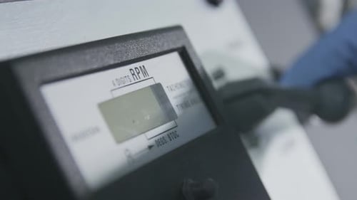 Panel de control del dispositivo de prueba con palancas de pantalla de datos