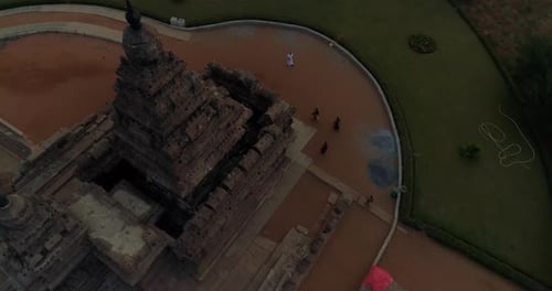 Images aériennes du temple côtier de Mamallapuram prises avec le Drone Phantom 4 Pro 4K