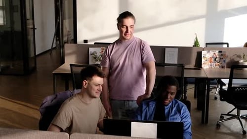 A equipe está procurando por correções de bugs