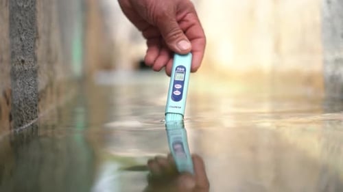 Generic Salinity Meter measuring that water is good enough for agricultural or crop irrigation