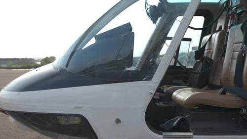 Cabine d'hélicoptère et caractéristiques de sécurité